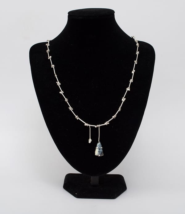 Zilveren collier met dendriet